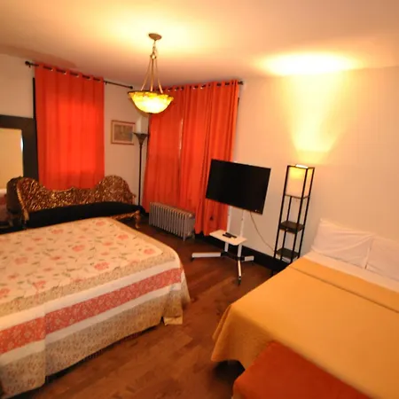 Ewr Airport Multilevel Guest House Room With 2-3 Beds